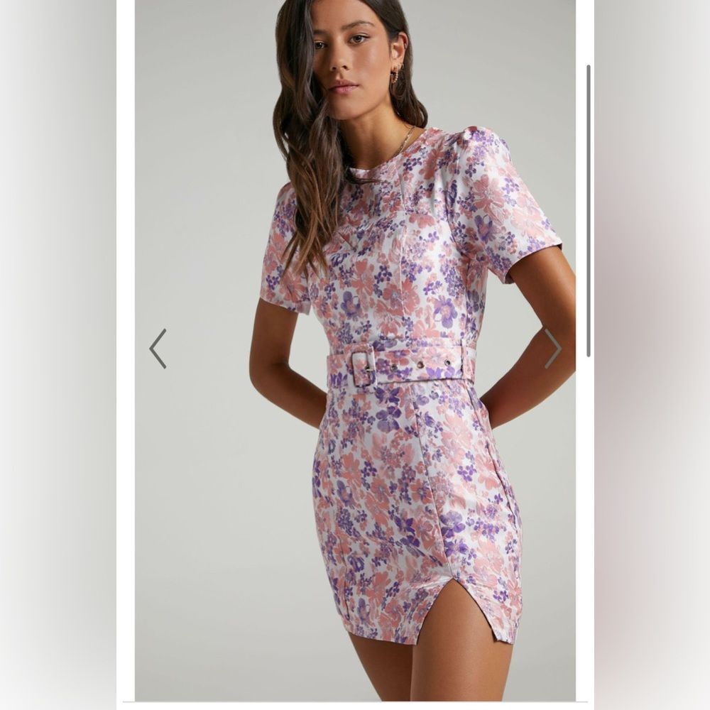 SHOWPO KALENE DRESS IN MULTI FLORAL size 4 NWT